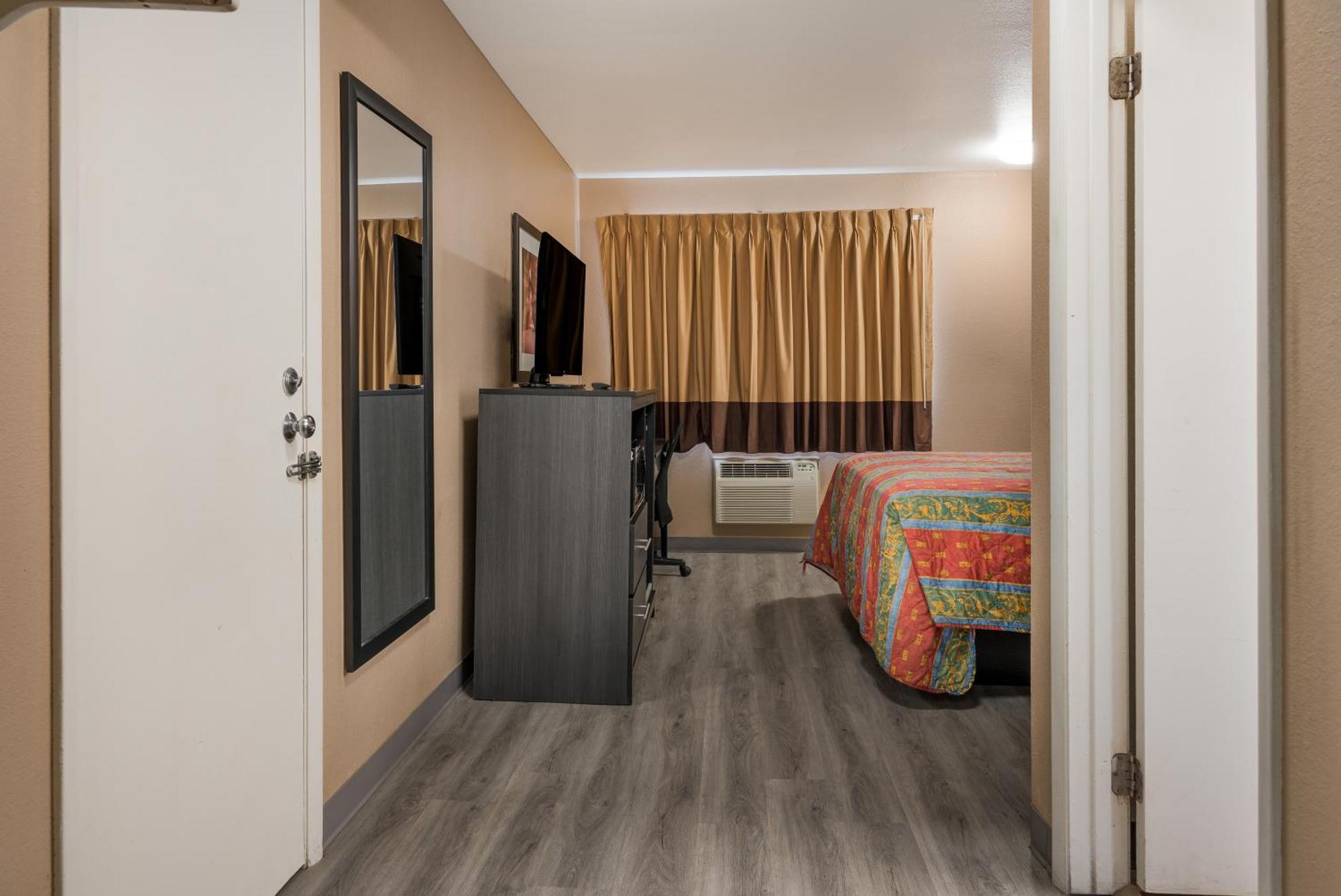Knights Inn Grand Rapids East Airport Cascade Ngoại thất bức ảnh