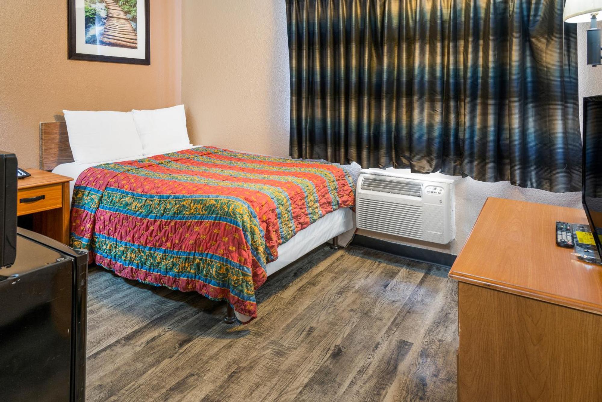 Knights Inn Grand Rapids East Airport Cascade Ngoại thất bức ảnh