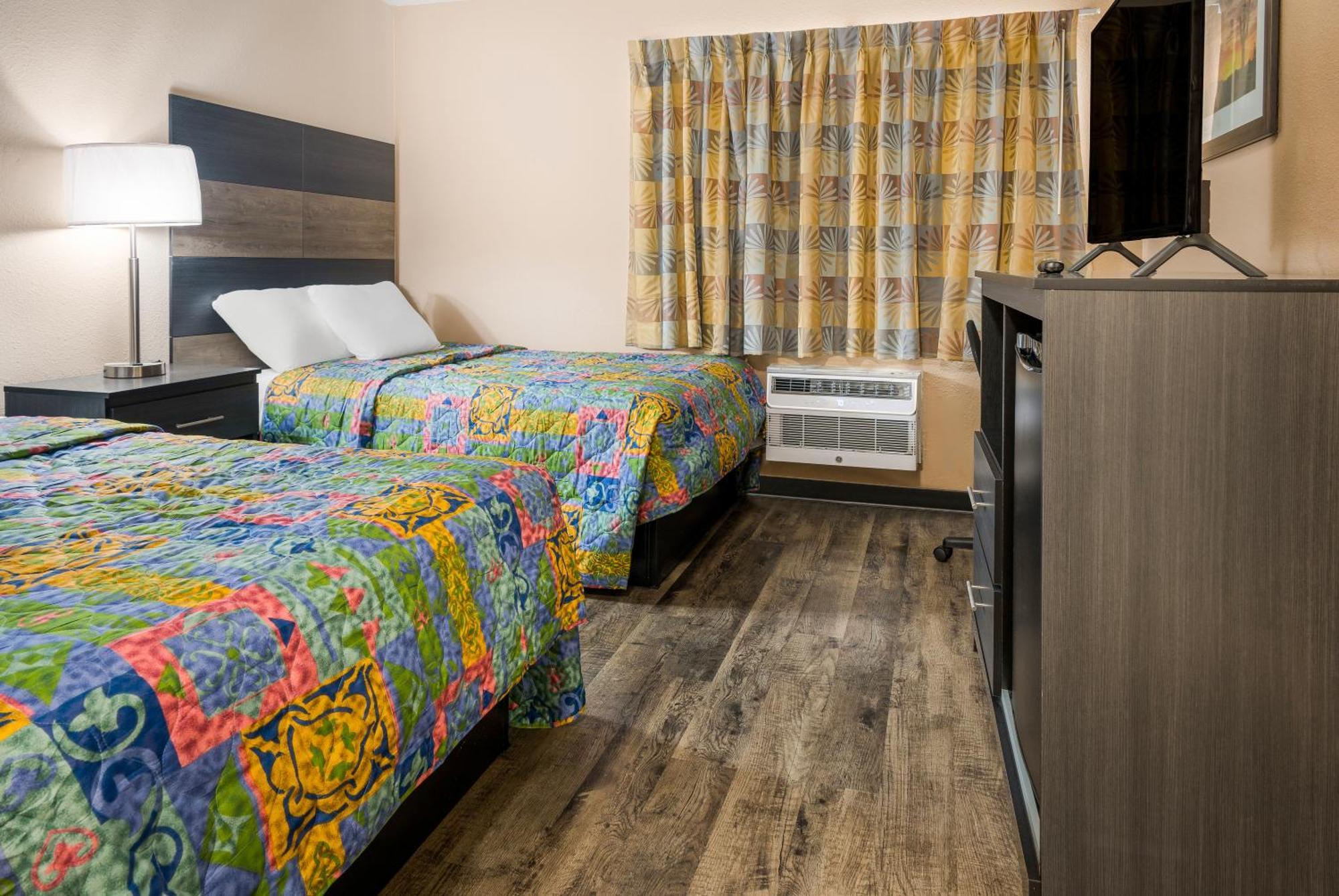 Knights Inn Grand Rapids East Airport Cascade Ngoại thất bức ảnh