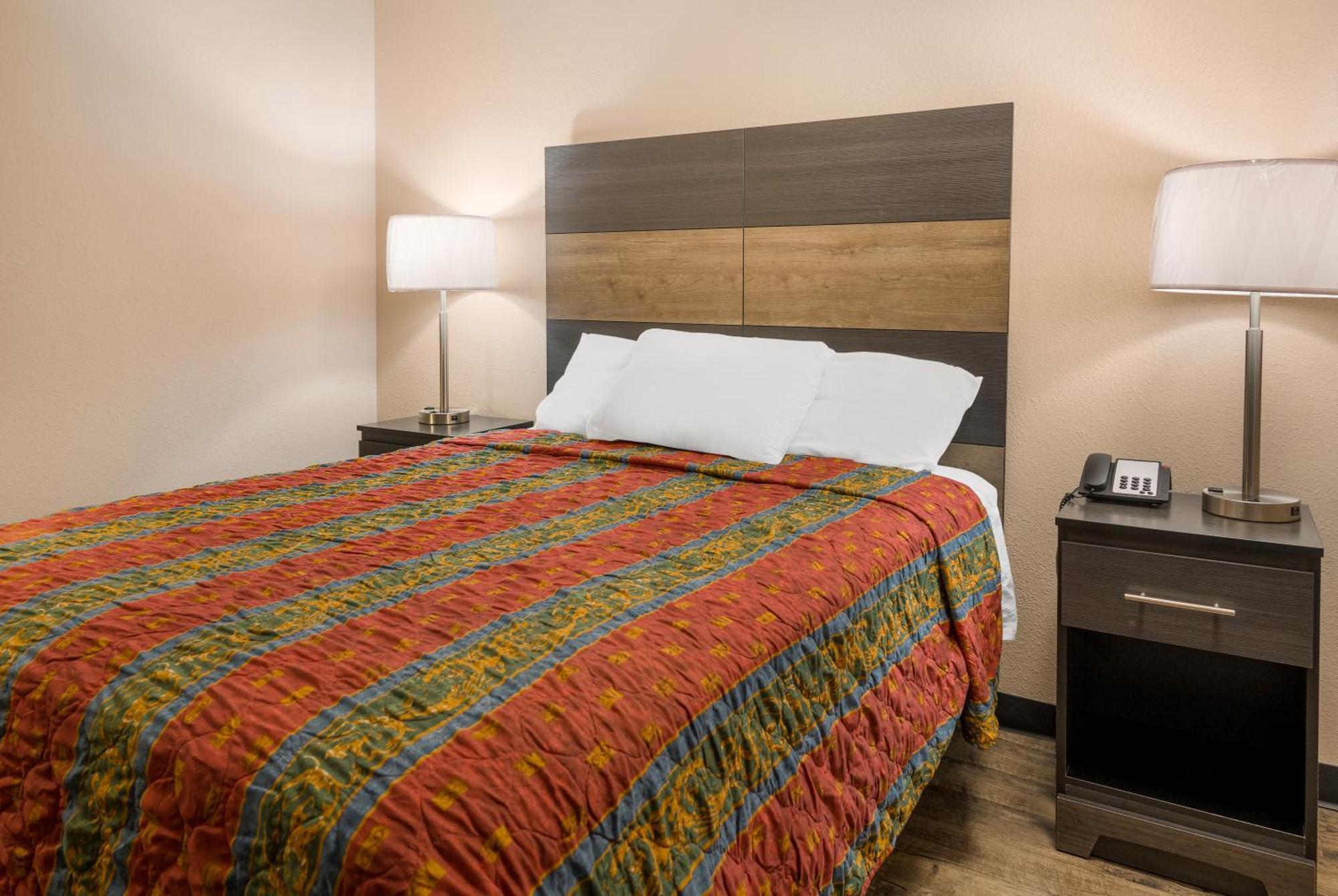 Knights Inn Grand Rapids East Airport Cascade Ngoại thất bức ảnh