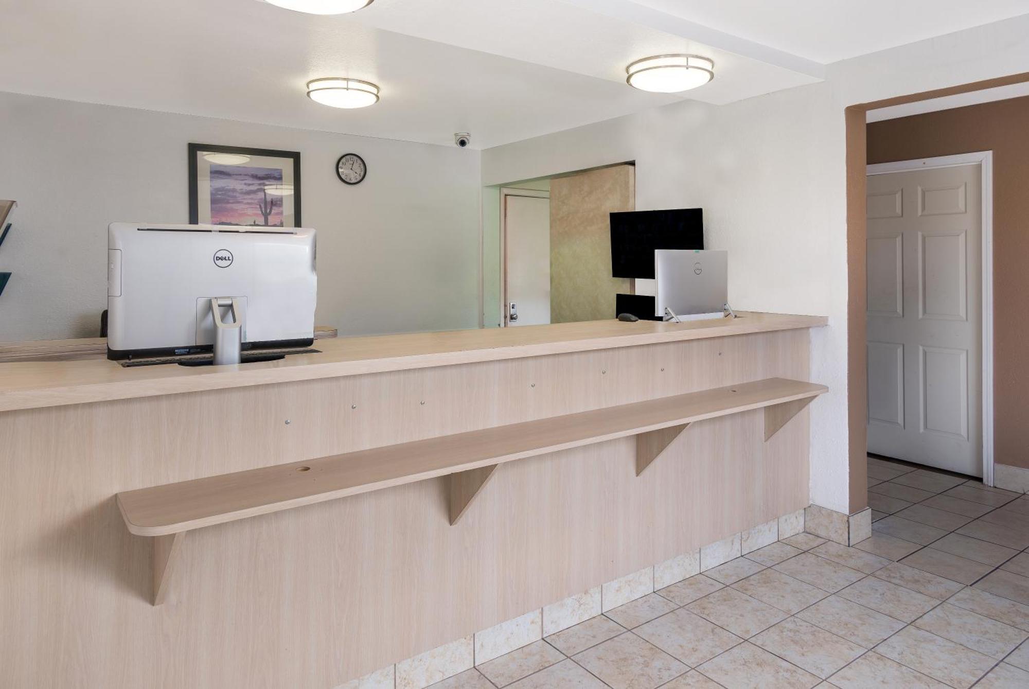 Knights Inn Grand Rapids East Airport Cascade Ngoại thất bức ảnh