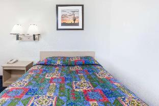 Knights Inn Grand Rapids East Airport Cascade Phòng bức ảnh